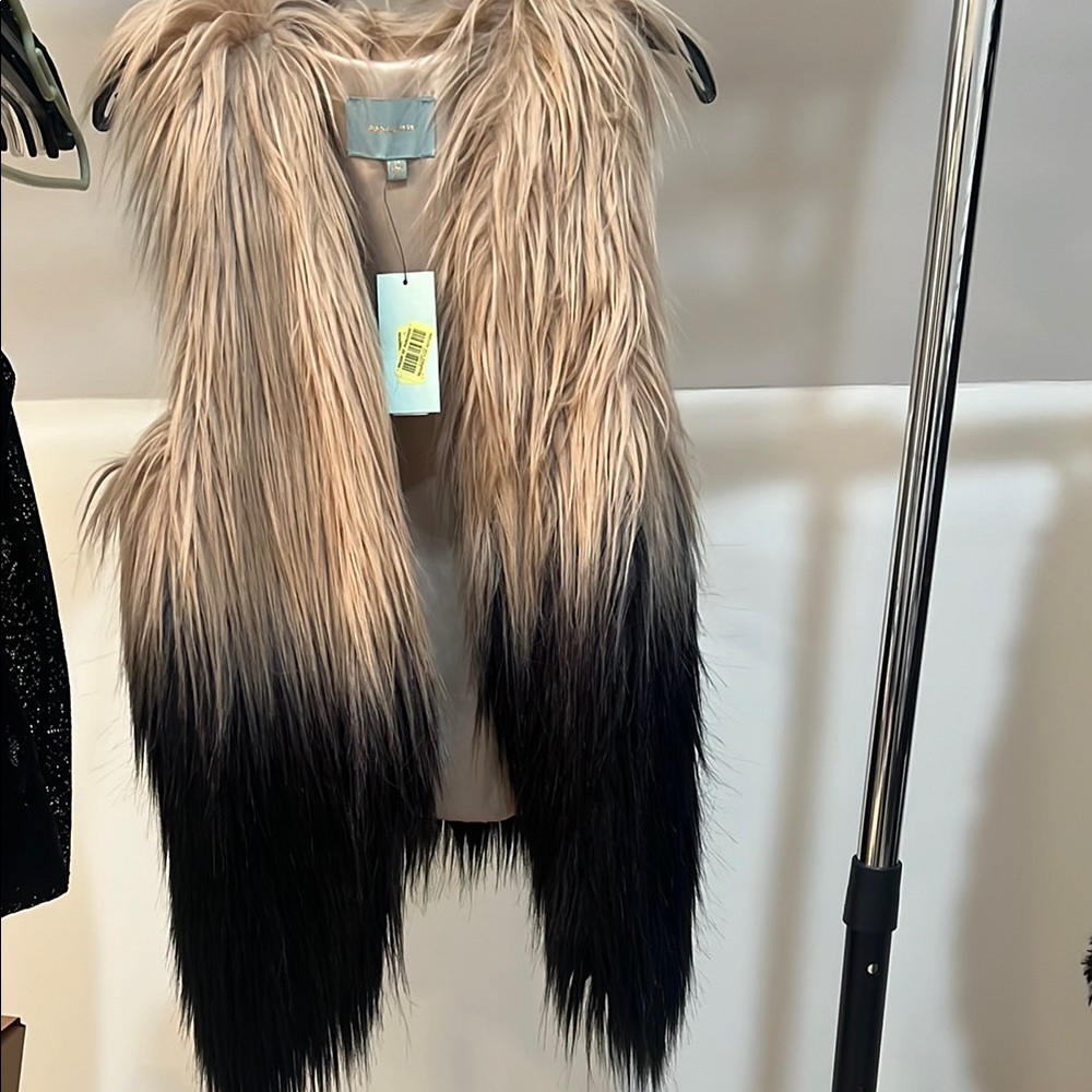 Skies Are Blue Faux Fur Vest in Tan and Cream